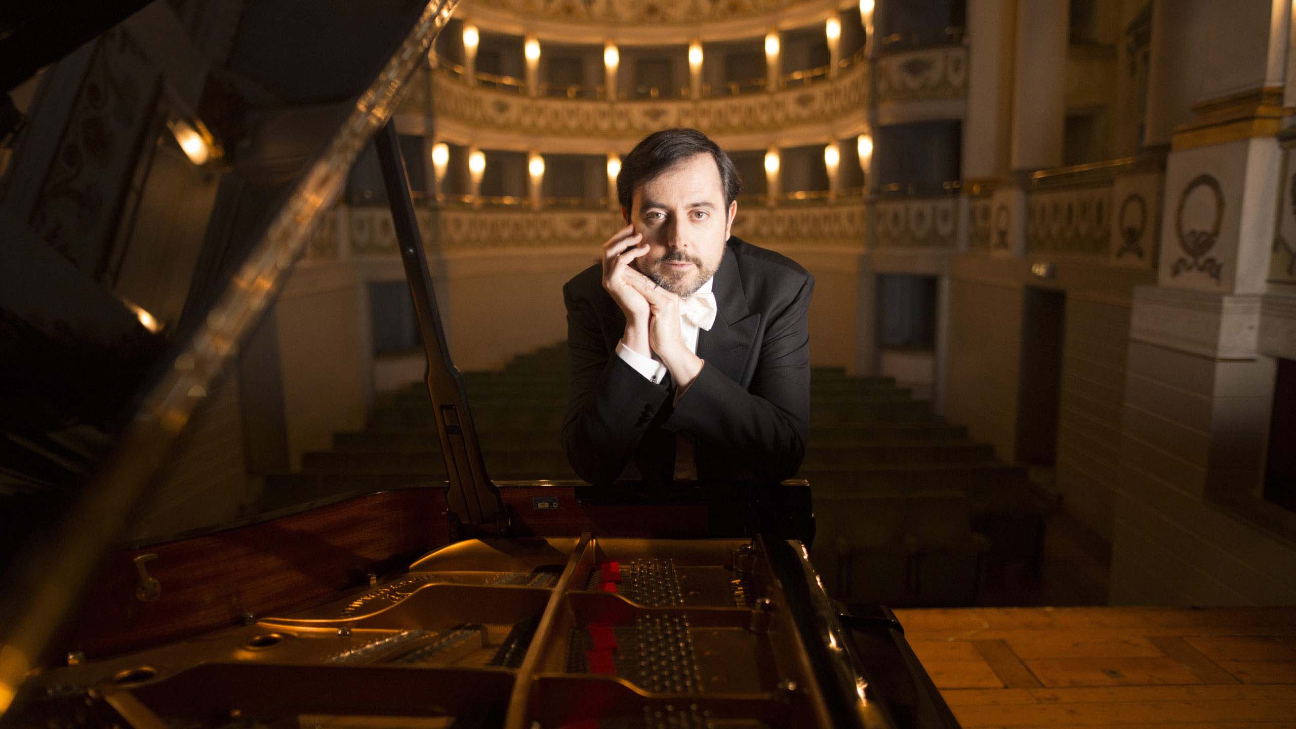 Massimiliano Ferrati in concert